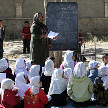 Afghanistan to reinstate female teachers